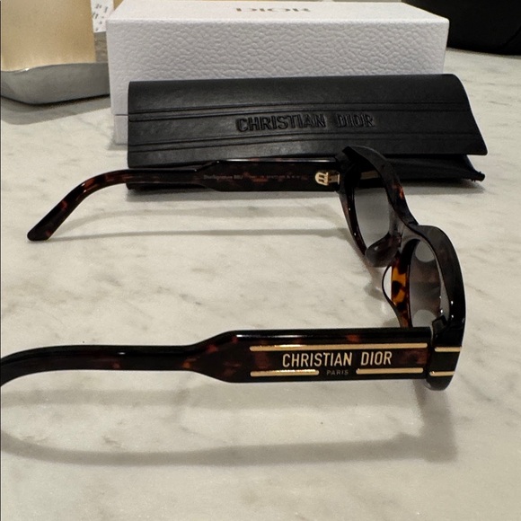 Dior B8U butterfly oval dark Havana Sunglasses - Picture 9 of 12